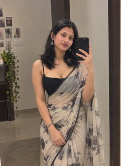 Ayisha - puta in Hyderabad Photo 1 of 2
