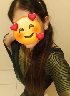 Ayisha - puta in Dubai Photo 1 of 6