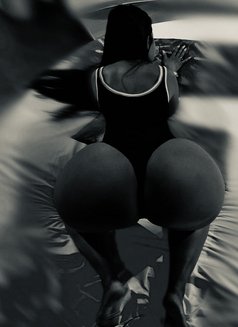 Ayla - puta in Dubai Photo 3 of 5