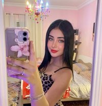Ayla - puta in Beirut Photo 1 of 8