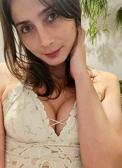 Ayla - Transsexual escort in İstanbul Photo 7 of 7