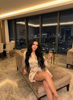 Aylin - puta in Riyadh Photo 3 of 13