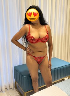 Ayomi Silva - Hot girl in town - puta in Colombo Photo 19 of 23
