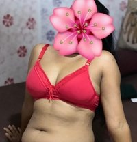 Ayomi Silva - escort in Colombo