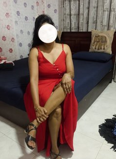 Ayomi Silva - escort in Colombo Photo 7 of 11