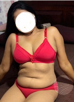 Ayomi Silva - escort in Colombo Photo 8 of 11