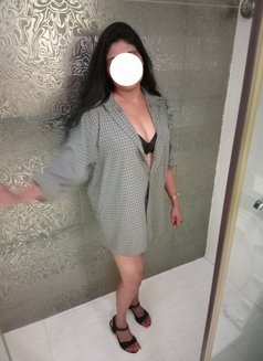 Ayomi Silva - escort in Colombo Photo 8 of 11