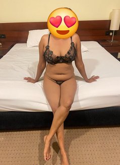 Ayomi - escort in Colombo Photo 3 of 5