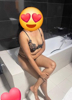 Ayomi - escort in Colombo Photo 5 of 5