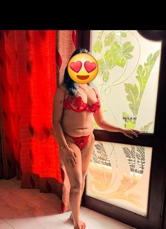 Ayomi indian hot and friendly girl - puta in Colombo Photo 9 of 9