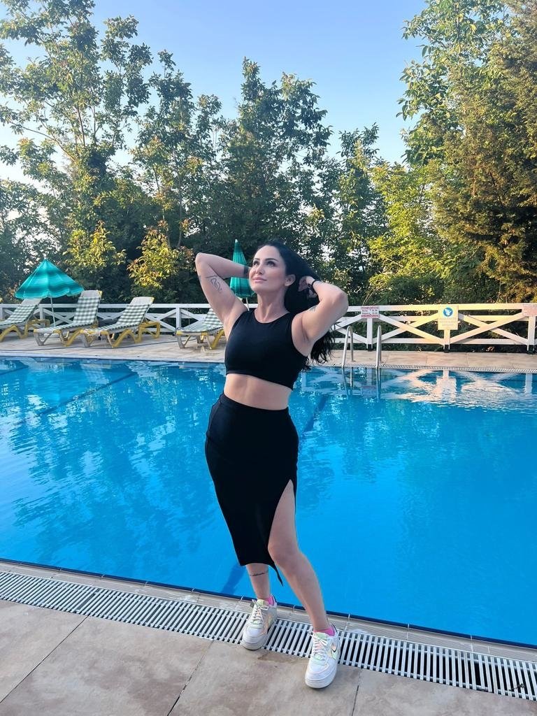 Ayşegül, Turkish escort in İstanbul