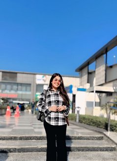 Aysha Angle - puta in Ahmedabad Photo 2 of 12