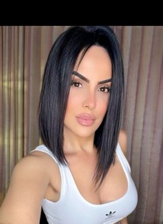 Aysha - escort in Frankfurt Photo 4 of 11