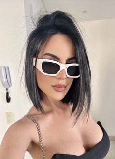 Aysha - escort in Frankfurt Photo 5 of 11