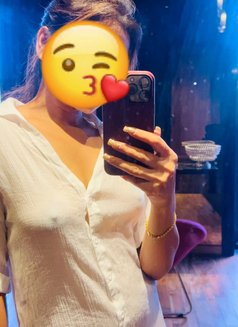 Ayshu - escort in Colombo Photo 1 of 7