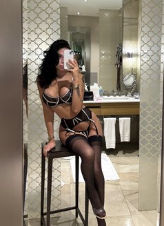 Aytana Roman - Transsexual escort in İstanbul Photo 6 of 22
