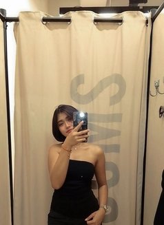 Ayu - puta in Jakarta Photo 1 of 5