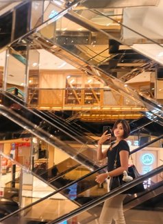 Ayu - puta in Jakarta Photo 3 of 5