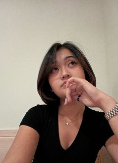 Ayu - puta in Jakarta Photo 4 of 5