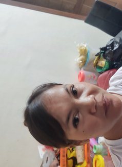 Ayumi - puta in Frankfurt Photo 3 of 3