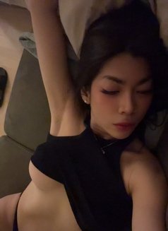 Ayumi - Transsexual escort in Paris Photo 29 of 30