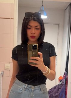 Ayumi - Transsexual escort in Paris Photo 30 of 30