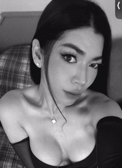 Ayumi - Transsexual escort in Paris Photo 30 of 30