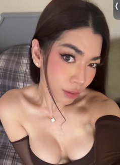 Ayumi - Transsexual escort in Paris Photo 2 of 10