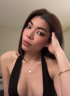 Ayumi - Transsexual escort in Paris Photo 5 of 10