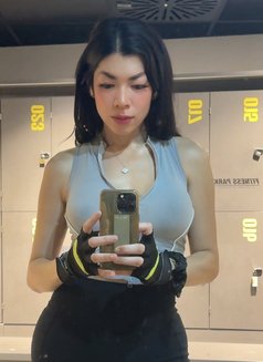 Ayumi - Transsexual escort in Paris Photo 8 of 10