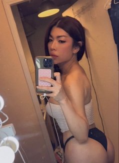 Ayumi - Transsexual escort in Paris Photo 9 of 10