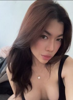 Ayumi - Transsexual escort in Paris Photo 13 of 13