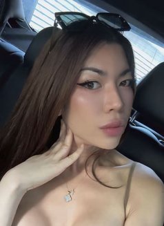 Ayumi - Transsexual escort in Paris Photo 15 of 17