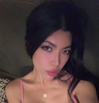 Ayumi - Transsexual escort in Paris