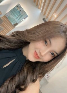 Ayunda - escort in Singapore Photo 2 of 10