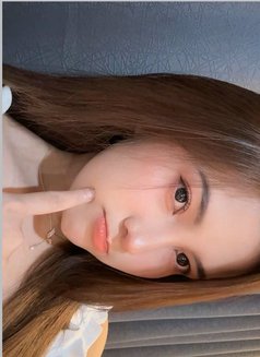 Ayunda - escort in Singapore Photo 5 of 10