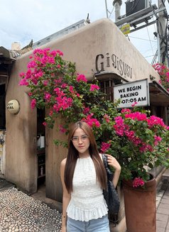 Ayunda - puta in Singapore Photo 13 of 13