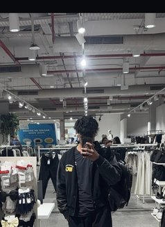 Ayush - Male escort in Dubai Photo 1 of 3