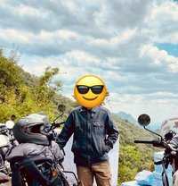 Ayush - Intérprete masculino de adultos in Bangalore