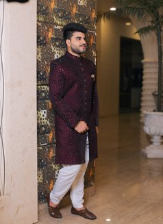 Ayush - Male escort in Mumbai Photo 3 of 4