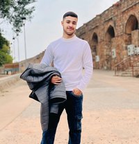 Ayush - Acompañantes masculino in New Delhi