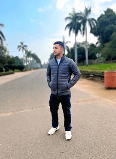 Ayush - Acompañantes masculino in New Delhi Photo 3 of 3