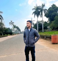 Ayush - Acompañantes masculino in New Delhi