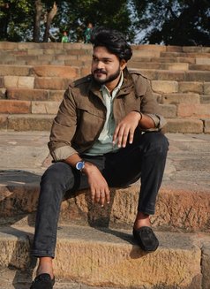 Ayush khurana - Intérprete masculino de adultos in New Delhi Photo 3 of 13