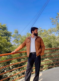 Ayush khurana - Intérprete masculino de adultos in New Delhi Photo 9 of 13