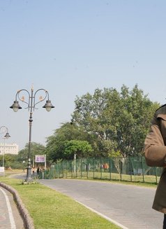 Ayush khurana - Intérprete masculino de adultos in New Delhi Photo 10 of 13