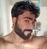 Ayush - Intérprete masculino de adultos in New Delhi