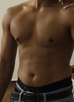 Ayush - Acompañantes masculino in New Delhi Photo 1 of 1