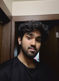 Ayush - Male escort in Pune Photo 4 of 4