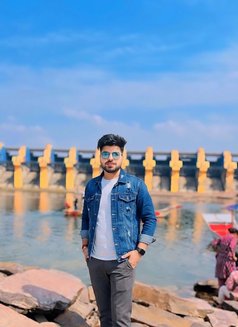 Ayush - Male escort in Raipur Photo 5 of 8